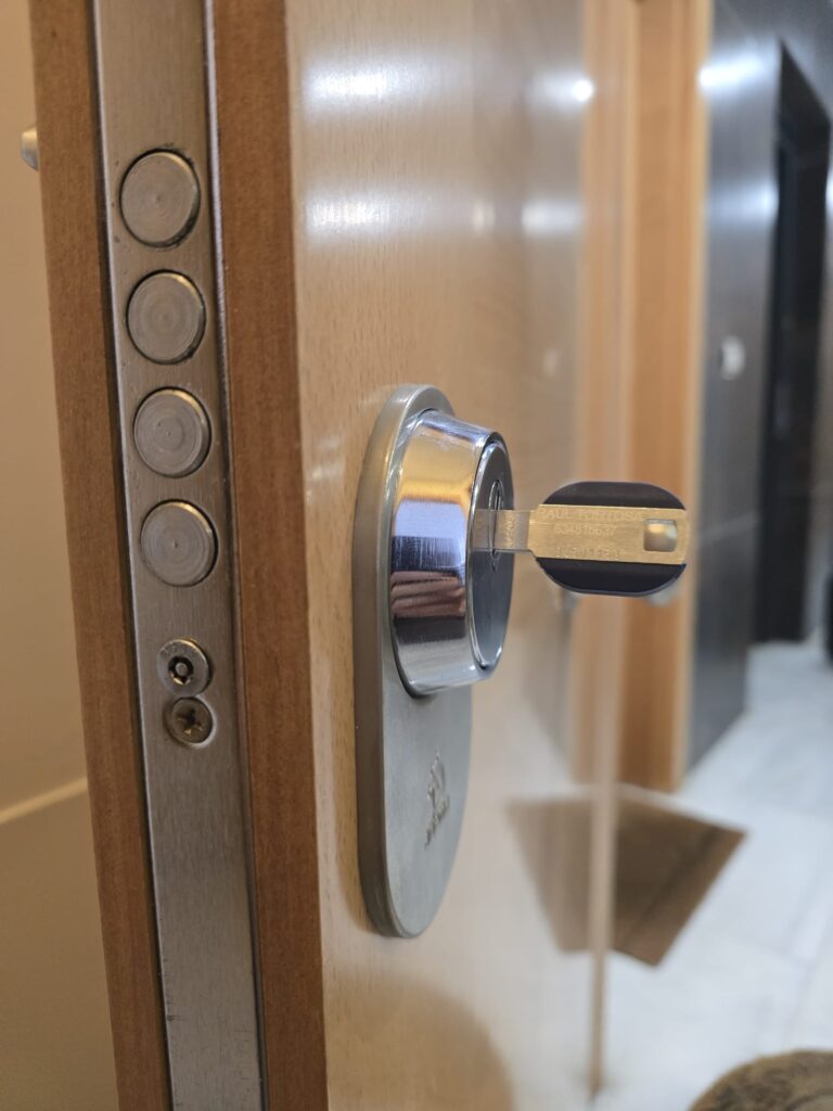 apertura de puertas cerrajero en moncofar